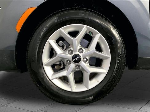 Certified 2025 Kia Soul LX w/ LX Technology Package image 9