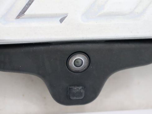 Used 2018 Ford Explorer XLT w/ Equipment Group 202A FWD image 38