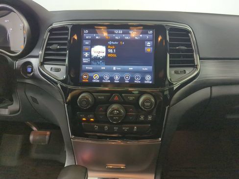 Used 2021 Jeep Grand Cherokee Laredo X RWD image 13