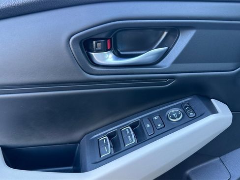 Used 2024 Honda Accord EX image 10