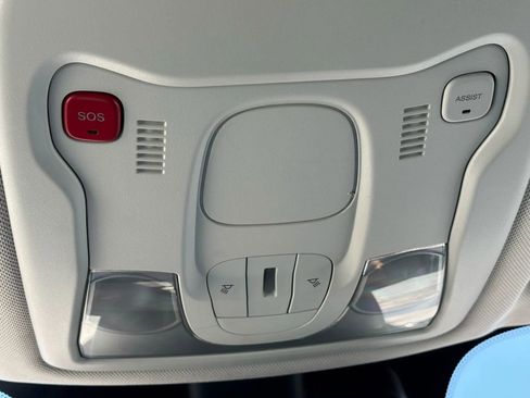 Used 2021 Jeep Renegade Latitude image 46