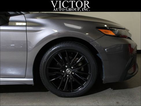 Used 2021 Toyota Camry SE FWD image 14