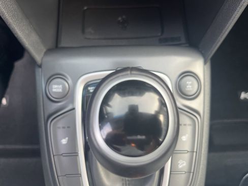 Used 2021 Hyundai Kona Limited w/ Cargo Package image 19