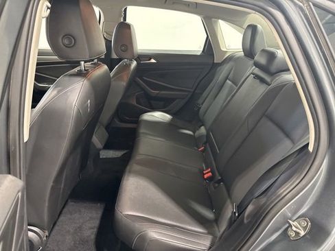 Used 2019 Volkswagen Jetta SE FWD image 7