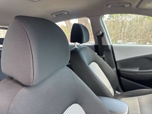 Used 2021 Hyundai Kona SE image 14