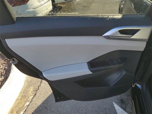 New 2026 Volkswagen Taos SE image 8