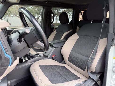 Used 2021 Ford Bronco Wildtrak image 11