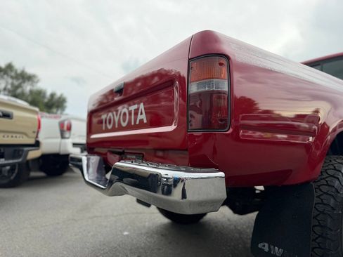 Used 1993 Toyota Pickup Deluxe AWD/4WD image 85