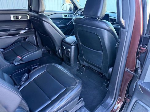 Used 2020 Ford Explorer XLT w/ Equipment Group 202A image 25