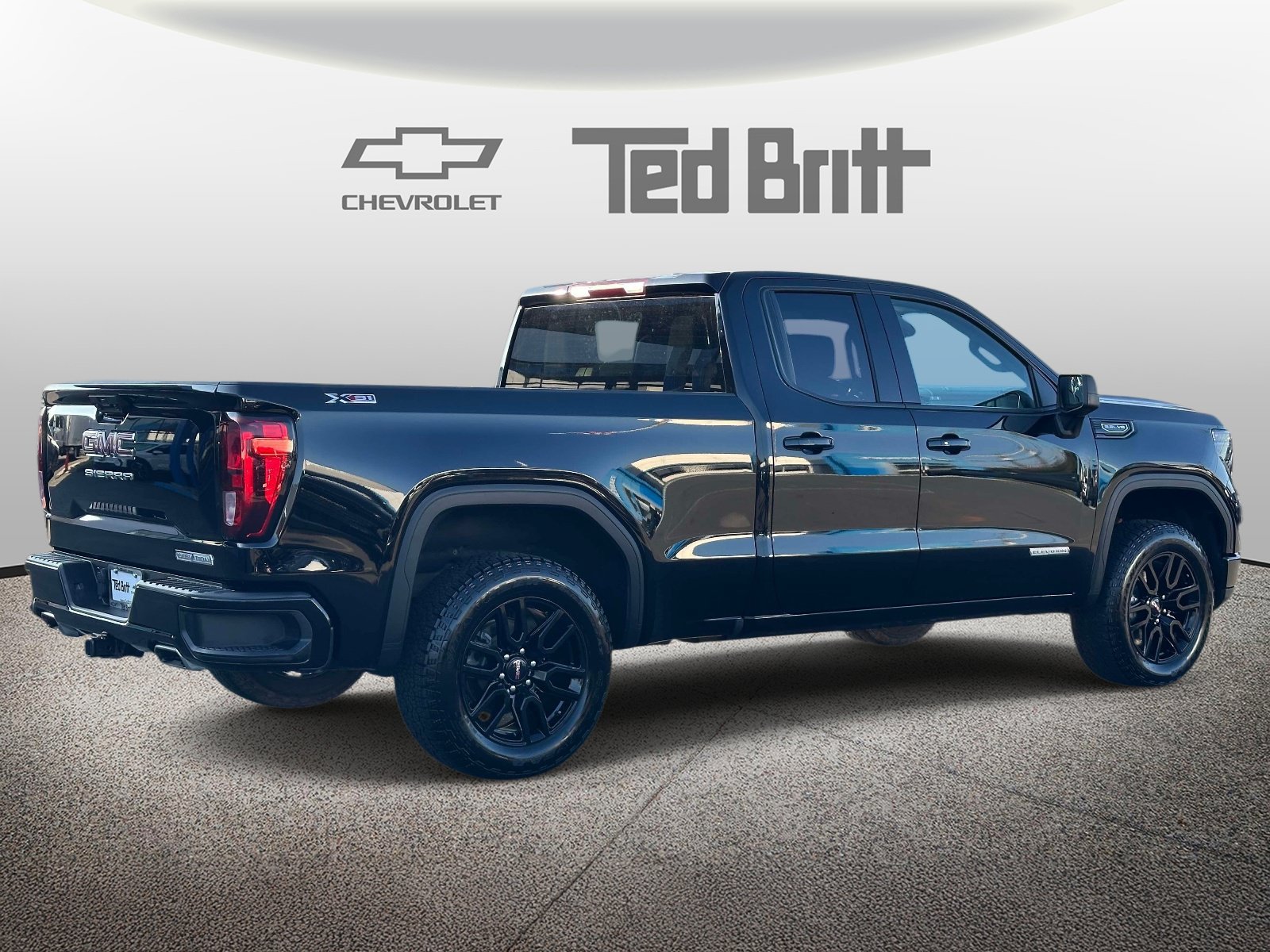 Used 2023 GMC Sierra 1500 Elevation AWD/4WD image 4