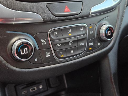 Used 2021 Chevrolet Equinox Premier w/ Redline Edition FWD image 19