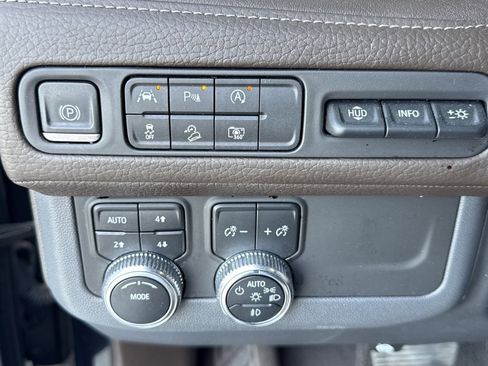 Used 2023 GMC Yukon Denali image 18