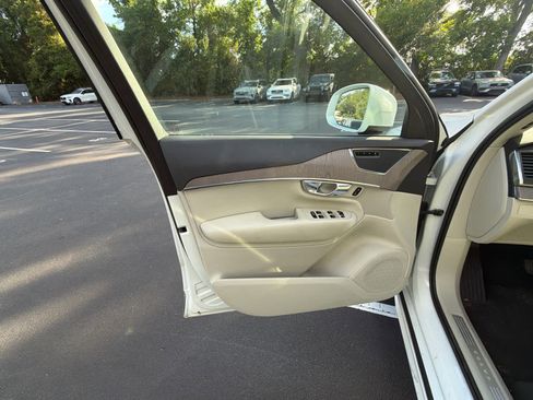Used 2023 Volvo XC90 B6 Core AWD/4WD image 26