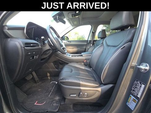 Used 2023 Hyundai Palisade SEL w/ Premium Package FWD image 13