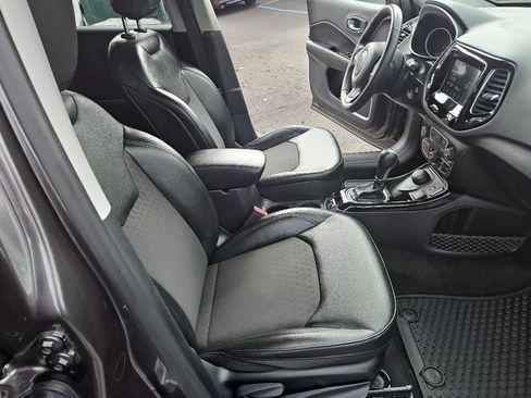Used 2020 Jeep Compass Latitude image 15