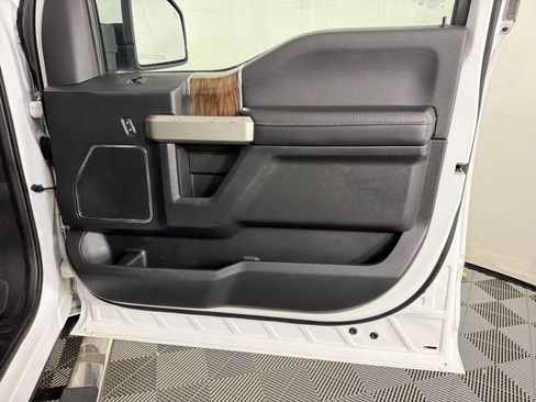 Used 2020 Ford F150 Lariat RWD image 12