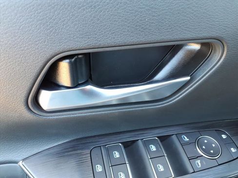 New 2026 Nissan Kicks SR w/ SR Premium Package image 17