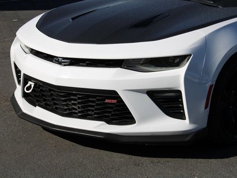 Used 2018 Chevrolet Camaro SS RWD image 3