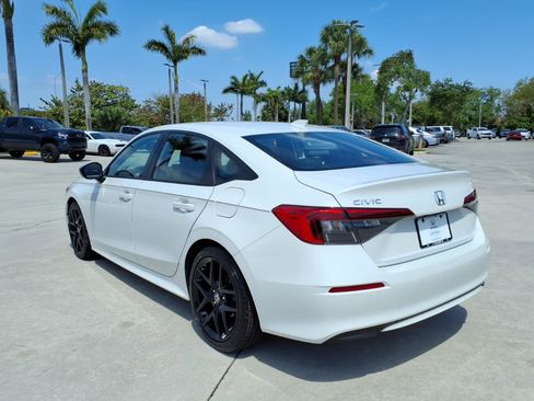 Used 2023 Honda Civic Sport image 12