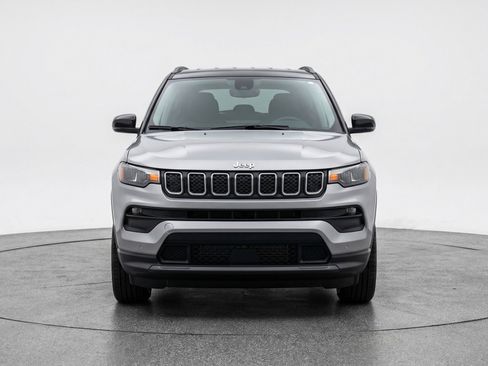 Used 2025 Jeep Compass Limited image 2
