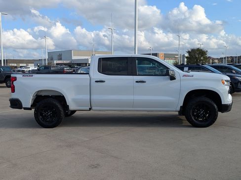 Used 2023 Chevrolet Silverado 1500 LT Trail Boss w/ Convenience Package II image 2