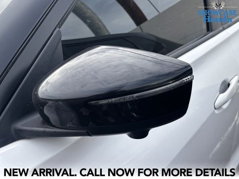 Used 2020 Nissan Kicks SR w/ Exterior Package image 9