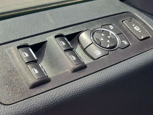 Used 2022 Ford F250 Lariat w/ Lariat Ultimate Package AWD/4WD image 24