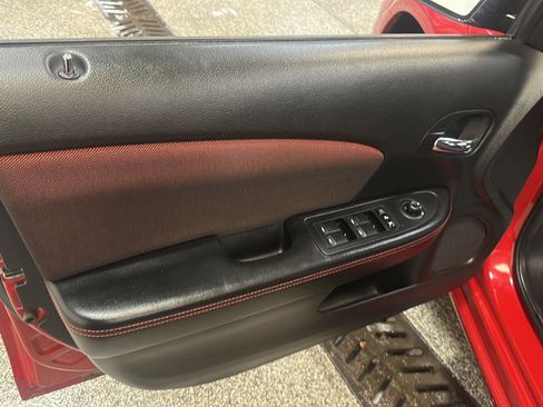 Used 2011 Dodge Avenger Heat FWD image 17