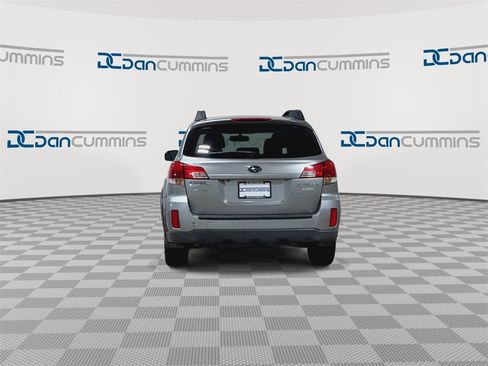 Used 2011 Subaru Outback 2.5i Premium image 7