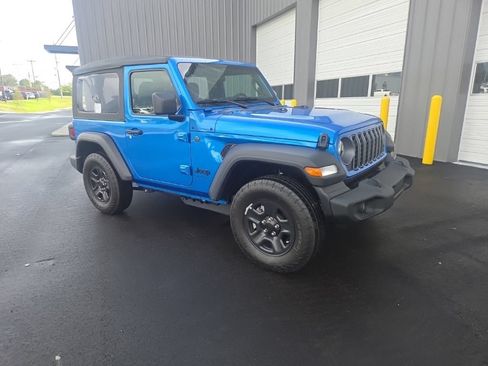 Used 2026 Jeep Wrangler Sport AWD/4WD image 15