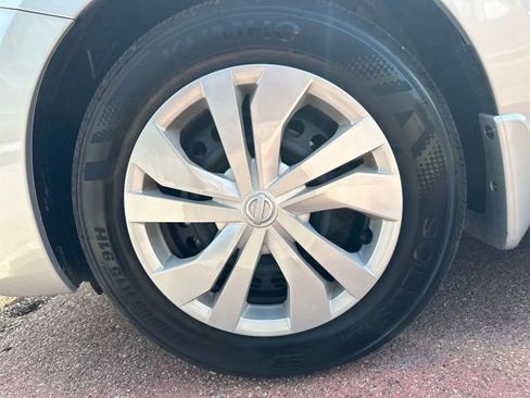 Used 2025 Nissan Versa S w/ Trunk Package image 25