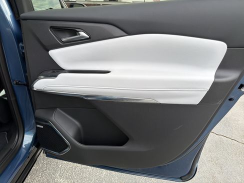 New 2026 Chevrolet Traverse High Country image 16