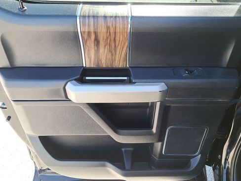 Used 2018 Ford F150 Lariat image 7