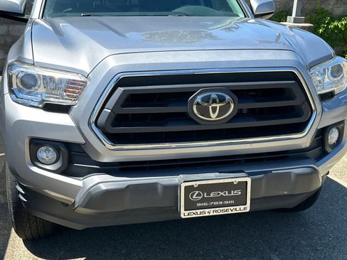 Used 2020 Toyota Tacoma SR5 RWD image 8