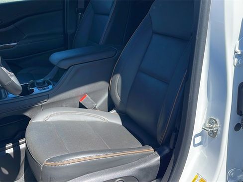 Used 2023 GMC Acadia AT4 w/ Technology Package image 10