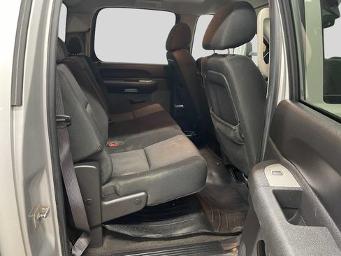 Used 2010 Chevrolet Silverado 2500 LT w/ Interior Plus Package AWD/4WD image 9