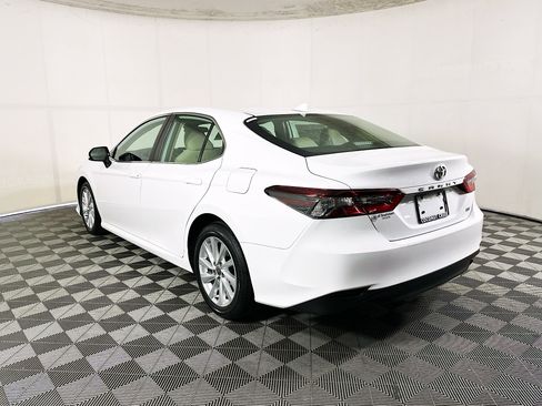 Used 2023 Toyota Camry LE image 5