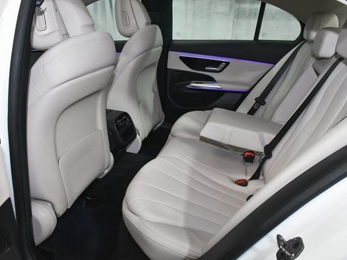 Used 2025 Mercedes-Benz E 450 4MATIC Sedan image 54