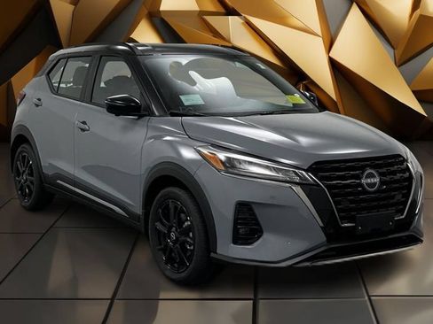 Used 2024 Nissan Kicks SR FWD image 3