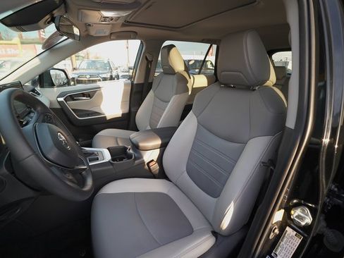 Certified 2022 Toyota RAV4 XLE Premium image 11