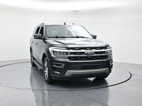 Used 2024 Ford Expedition Limited image 4