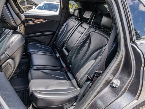 Used 2020 Lincoln Nautilus Reserve FWD image 17