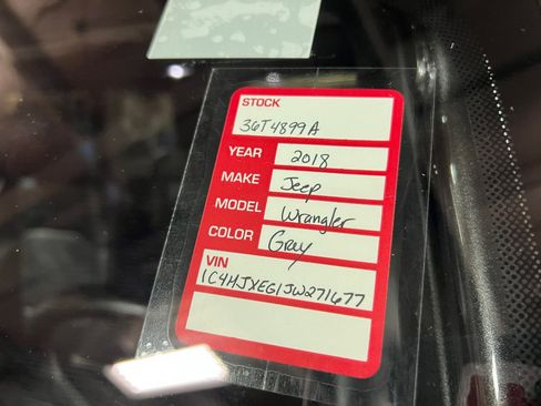 Used 2018 Jeep Wrangler Unlimited Sahara w/ Dual Top Group image 36