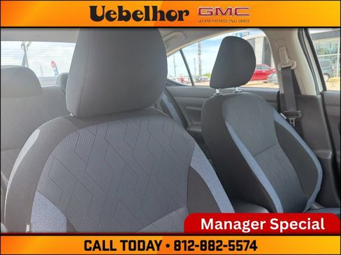 Used 2025 Nissan Versa SV w/ Trunk Package FWD image 4