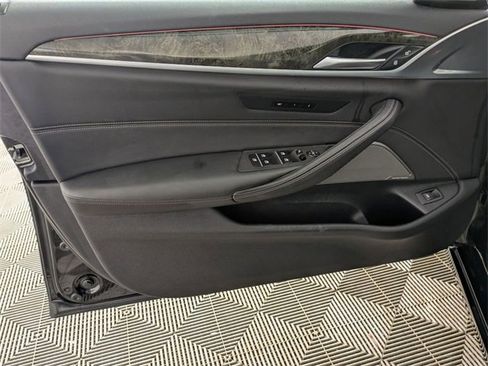 Used 2021 BMW 540i xDrive w/ Premium Package image 14