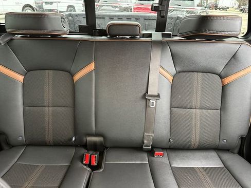 Used 2024 GMC Canyon AT4 AWD/4WD image 36