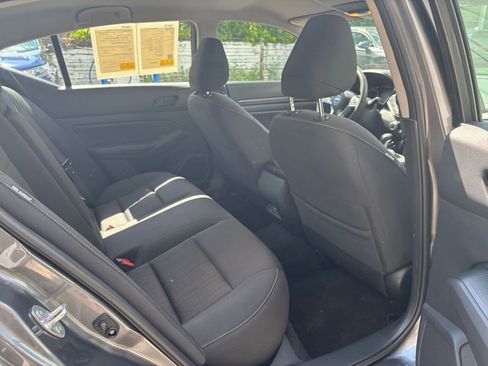 Used 2025 Nissan Altima 2.5 SV FWD image 40