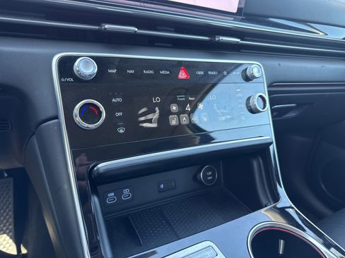 Used 2025 Genesis GV80 2.5T Standard AWD/4WD image 18