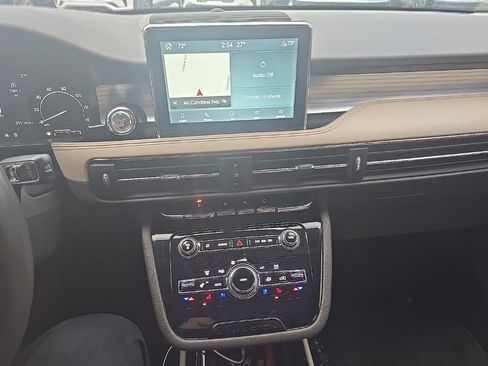 Certified 2022 Lincoln Corsair AWD w/ Premium Package image 9