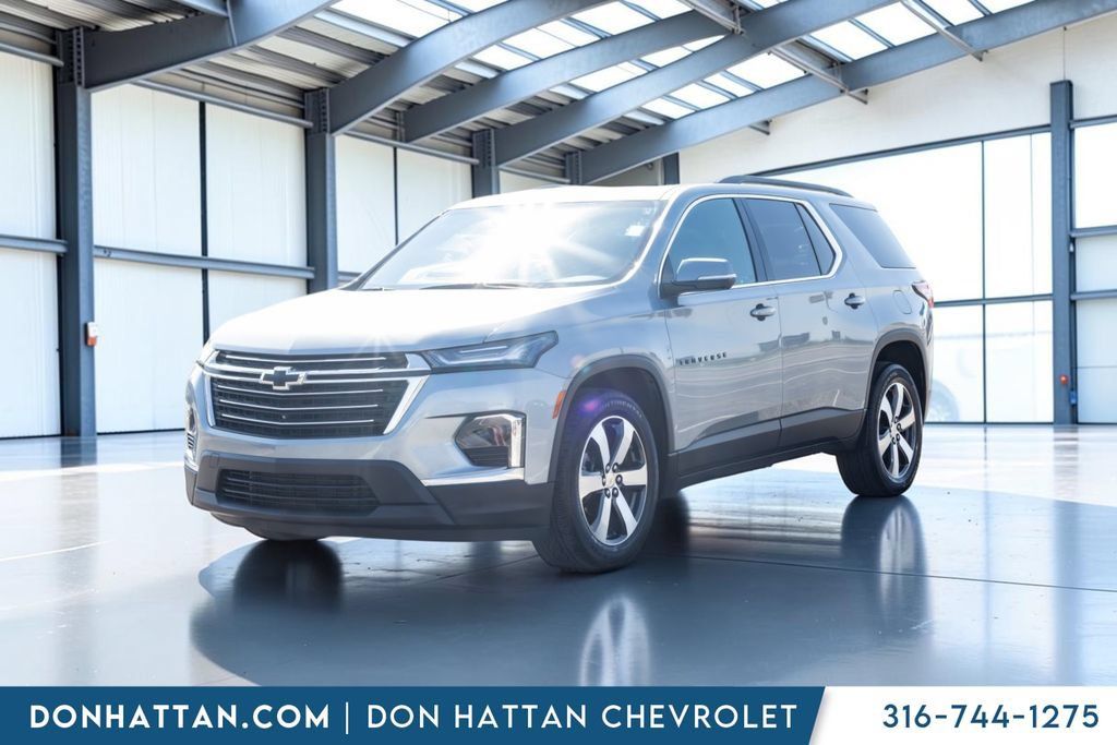 Used 2023 Chevrolet Traverse LT w/ LT Premium Package AWD/4WD image 19